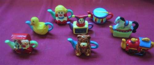 RED ROSE (CANADA) TEA MINIATURE TEAPOTS- TOY CHEST SERIES 1990'S  - COMPLETE SET OF 8 SEALED IN PKS