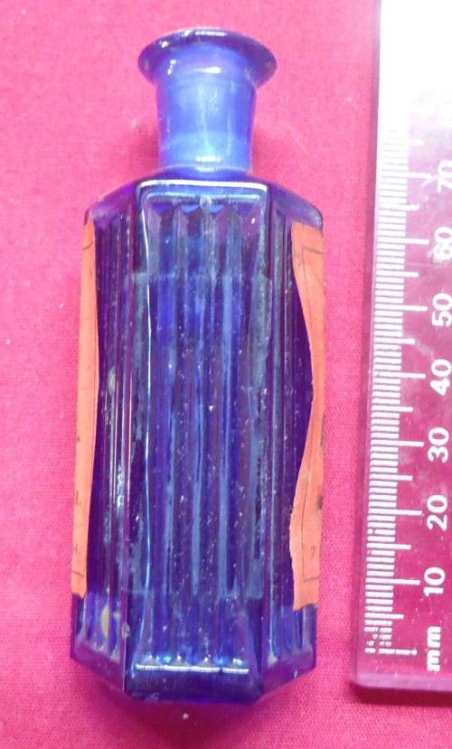 SMALL COBALT BLUE HEXAGONAL SHAPED GLASS VINTAGE CHEMIST-APOTHECARY BOTTLE -SEE PHOTOS