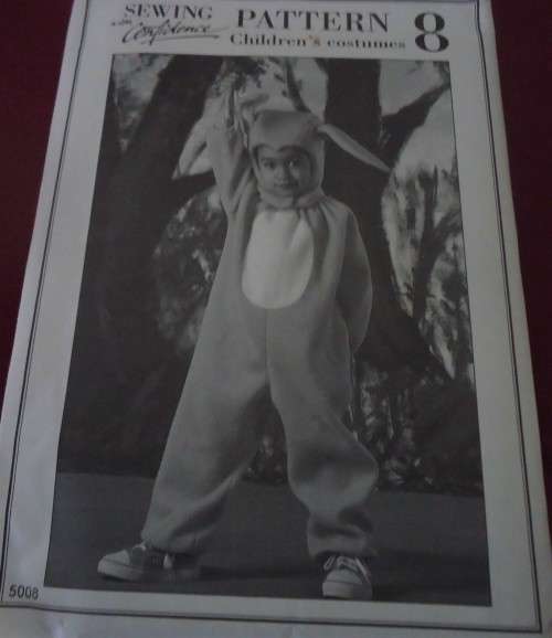 SEWING WITH CONFIDENCE PATTERN 8 - CHILDREN'S COSTUMES - AGE 3 - 8 COMPLETE & UNCUT