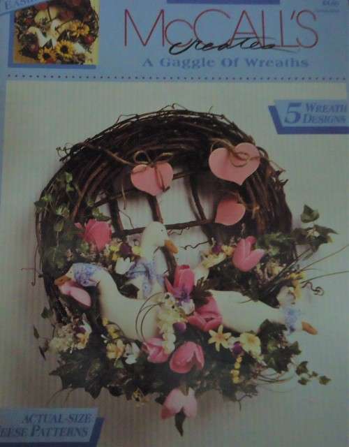McCALLS # 14121 A GAGGLE OF WREATHS - 12 PAGES