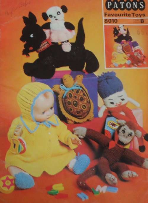 PATONS FAVOURITE TOYS BOOK #8010 - 16 A4 PAGES