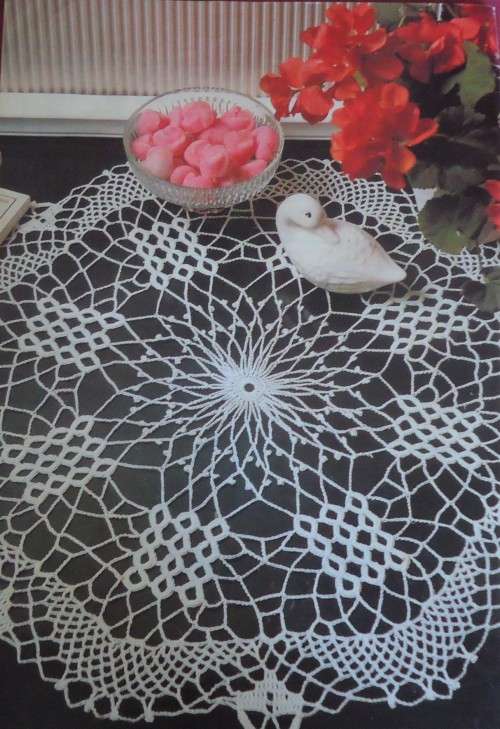 CROCHET MONTHLY # 102 - 32 PAGES A4 SIZE