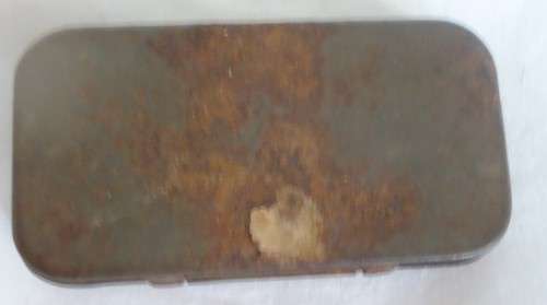 TREK GRAMOPHONE NEEDLE TIN WITH NEEDLES- GOLD TIN WITH RED PRINT- WITH SIGNS OF RUST