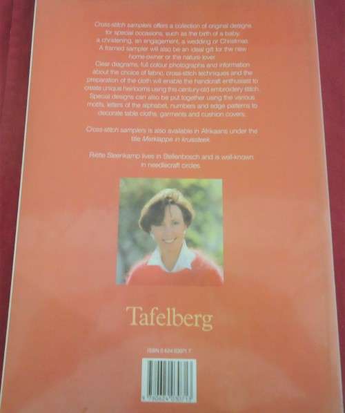 CROSS STITCH SAMPLERS - BY RIETTE STEENKAMP - 52 PAGE SOFT COVER BOOK