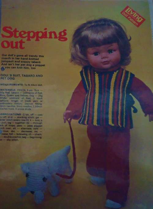 LIVING & LOVING SEPTEMBER 1977 - STEPPING OUT - DOLL`S SUIT, TABARD & PET DOG - 43 CM DOLL