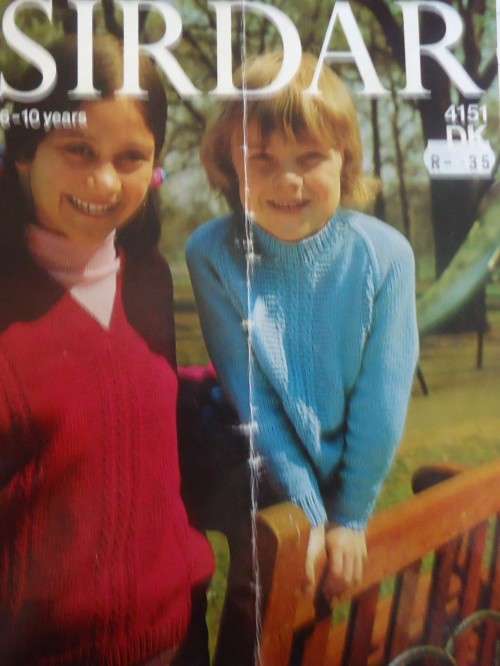 SIDAR  # 4151 -  V & ROUND NECK SWEATERS - AGE 6 - 10 YEARS