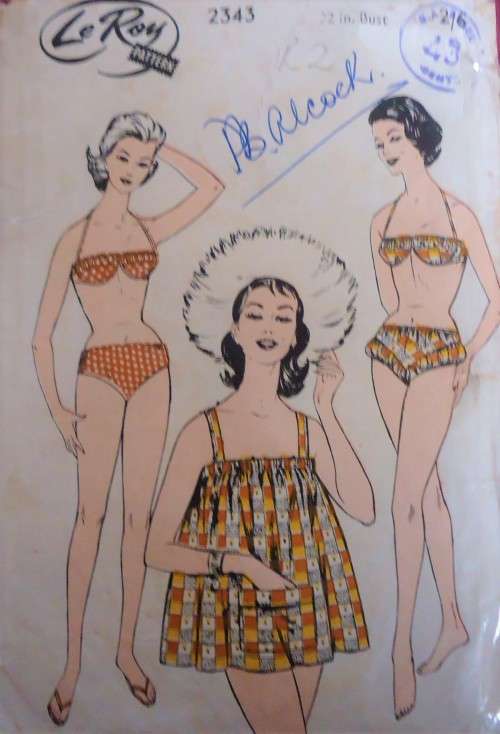 VINTAGE "LE ROY"  PATTERN 2343 BEACH OUTFIT SIZE 32" BUST COMPLETE WITH DOT NUMBERS