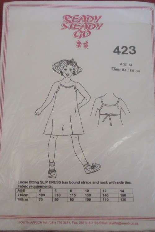 READY-STEADY-GO PATTERN-NUMBER 423 GIRL'S LOOSE FITTING SLIP DRESS AGE 14 CHEST 84/86 CM