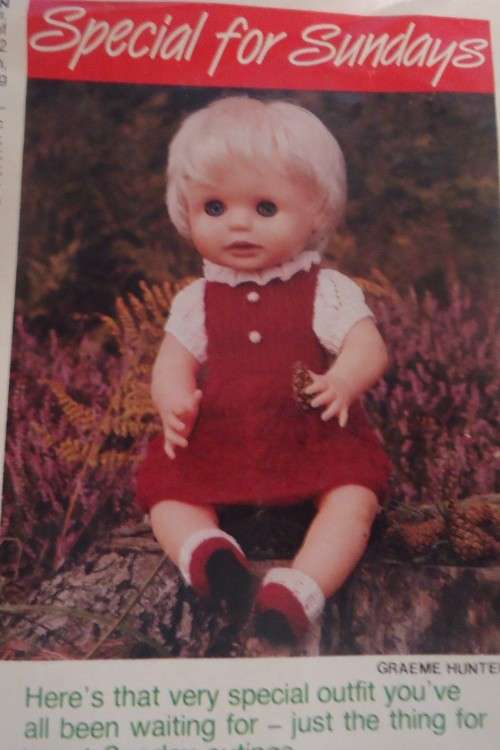 SPECIAL FOR SUNDAYS - DRESS-PANTIES-SHOES- WOMAN'S VALUE OCTOBER 1984