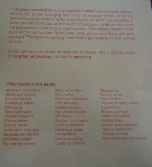 GINGHAM SMOCKING BY LEONA LEHNER - 32 PAGES SOFT COVER