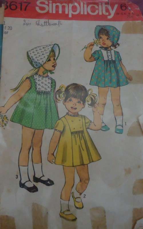 SIMPLICITY 8617 TODDLERS DRESS & BONNET SIZE 1 YR BREAST 20" COMPLETE WITH SMOCKING TRANSFER