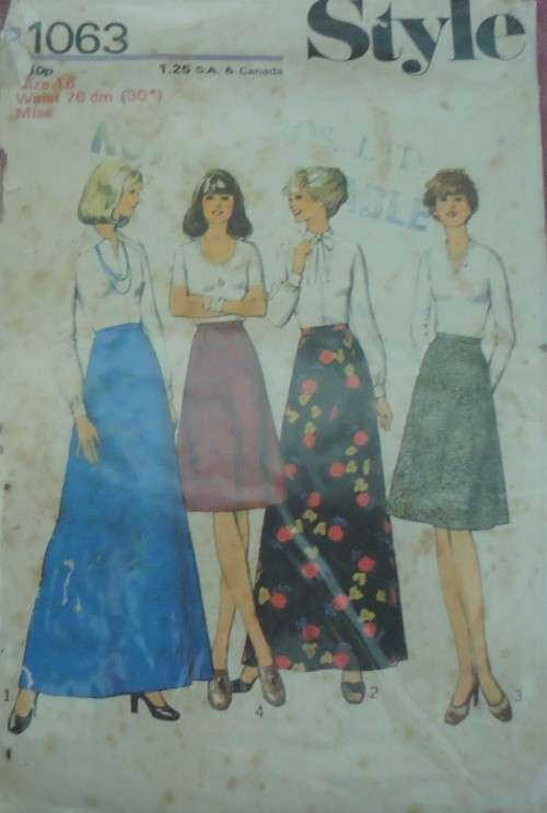 STYLE 1063 SET OF SKIRTS SIZE 16 WAIST 76 CM COMPLETE