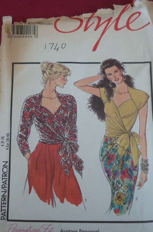 STYLE 1740 SWEETHEART NECKLINE BLOUSE SIZE A =  8 - 18 -COMPLETE - TORN PK SUPPLIED IN ZIPLOC