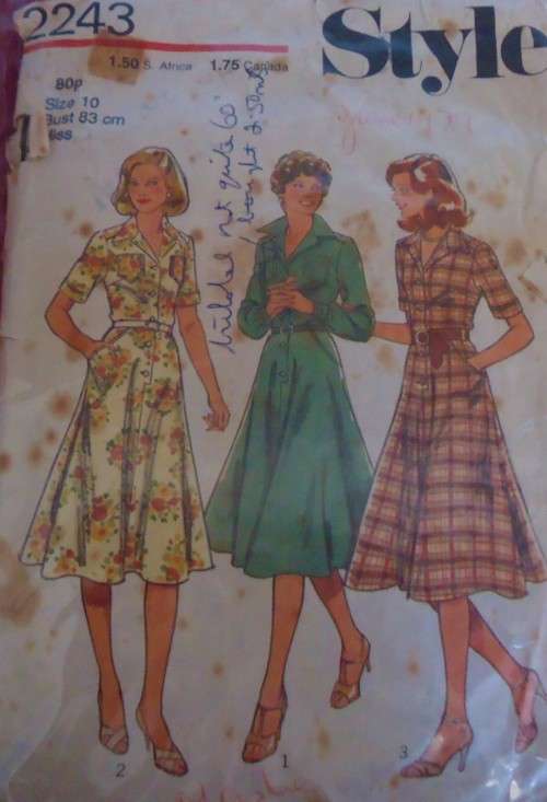 STYLE 2243 FRONT BUTTON DRESS  SIZE 10 BUST 83 CM - COMPLETE & WELL USED