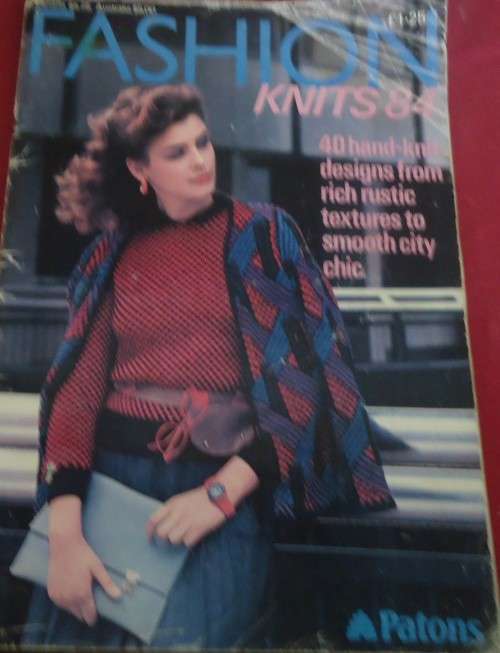PATONS FASHION KNITS 1984 - OVER 40 DIFFERENT KNIT DESIGNS - 64 PAGES