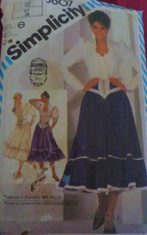 SIMPLICITY PATTERNS 5607 YOKED SKIRT & FITTED BLOUSE SIZE 12 COMPLETE