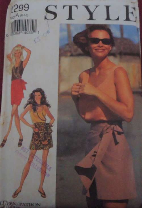 STYLE 2299 PULL ON SLEEVELESS TOP-SKIRT-SHORTS SIZE A =8 - 18 COMPLETE