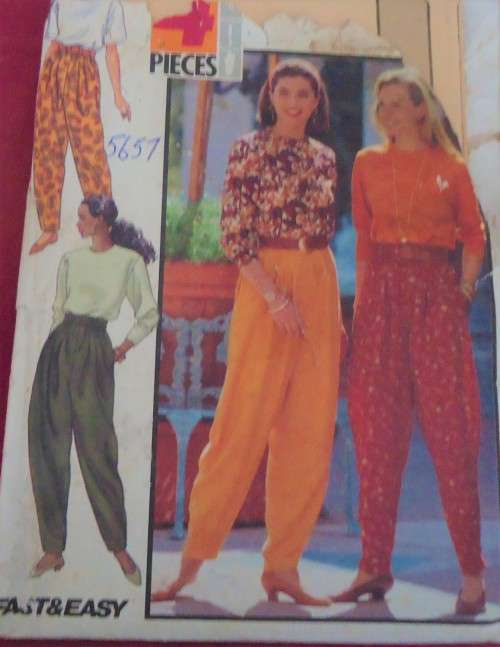 BUTTERICK 5657  - TAPERED PANTS SIZE L - XL ( 16-22) SEE LISTING