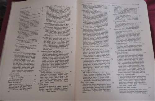 VINTAGE SINGER SEWING BOOK- 160 A4 PAGES HARDCOVER WITH PATTERNS & IDEAS