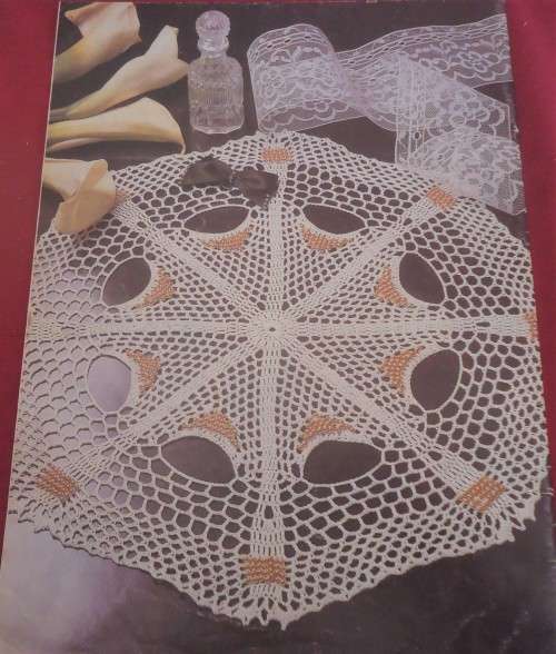 CROCHET MONTHLY # 110- 32 PAGES A4 SIZE