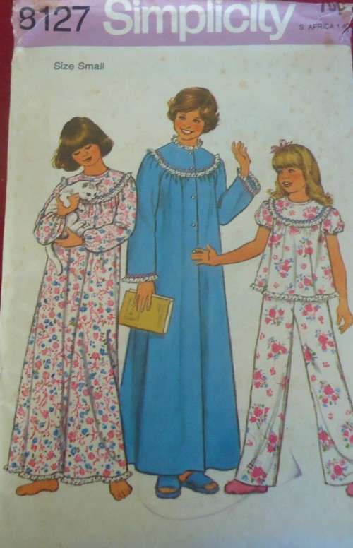 SIMPLICITY 8127 GIRLS & CHUBBIES NIGHTIE-PJS-ROBE SIZE SMALL= BREAST 66 CM COMPLETE