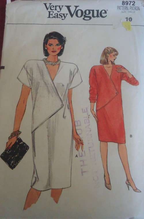 VOGUE 8972  LOOSE FITTING DRESS WITH ASYMETICAL BOTTON FRONT SIZE 10 COMPLETE