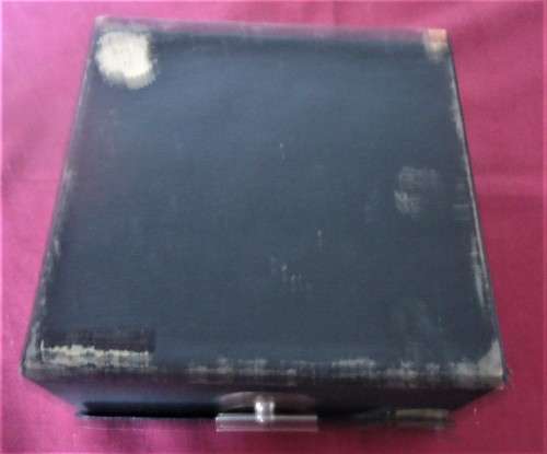 AMAZING FIND! - VINTAGE SILK LINED COLLAR BOX WITH COLLARS & STIFFENER - LOOK SEE