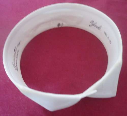 AMAZING FIND! - VINTAGE SILK LINED COLLAR BOX WITH COLLARS & STIFFENER - LOOK SEE