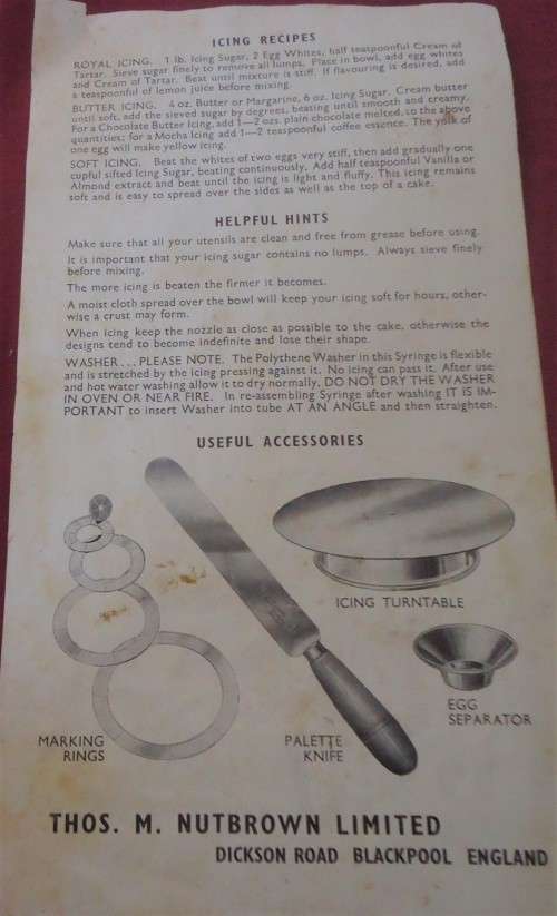 RARE & COMPLETE VINTAGE NUTBROWN DELUXE ICING SET+ICING TURNTABLE-MARKING RINGS-12 ICING NOZZLES