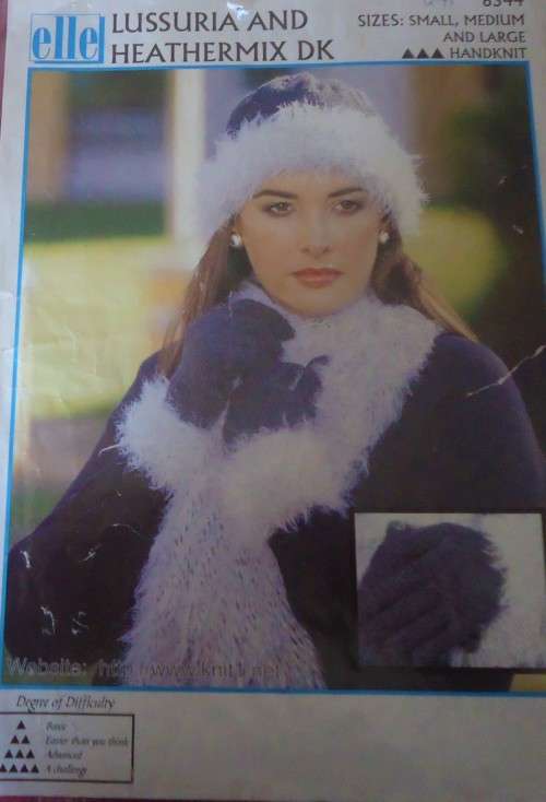 ELLE - 6344 - STUNNING ACCESSORIES  GLOVES, SCARF &  HAT - SIZES - SMALL - MEDIUM -LARGE
