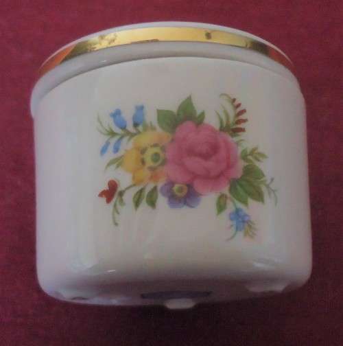 LOVELY STAFFORDSHIRE HEXAGON STUDIOS ROUND TRINKET BOWL WITH LID- MADE IN ENGLAND