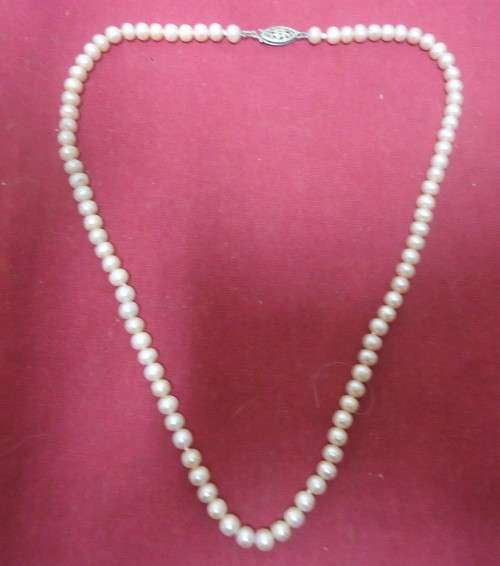 STRAND OF PALE PINK FRESH WATER PEARLS  5 -5 MM