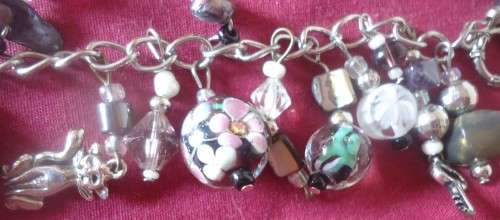 SILVER TONE CHARM LOCKET NECKLACE WITH 2 BRACLETS (MURANO BEADS) & EARRINGS IN TARTAN POUCH