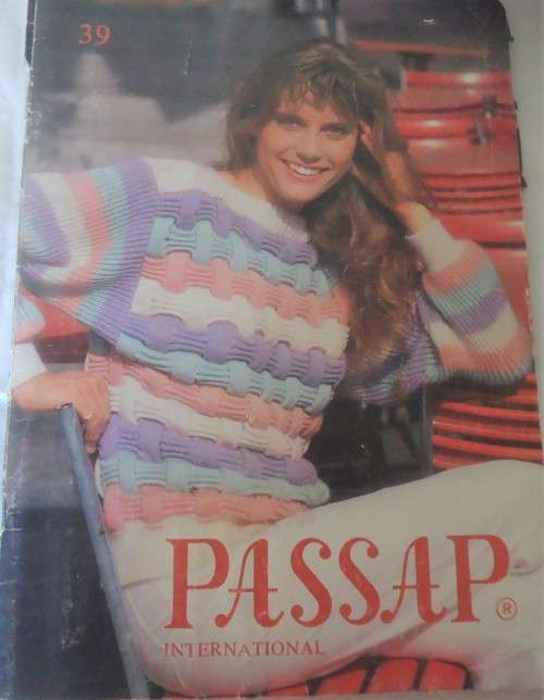 PASSAP INTERNATIONAL BOOK 39 DUOMATIC 80 - 24 PAGES OF PICTURES & 64 PAGES OF PATTERN INSTRUCTIONS