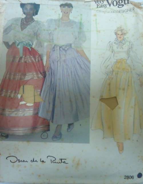 VOGUE 2806 OSCAR DE LA RENTA SET OF SKIRTS   SIZE 12 COMPLETE - SUPPLIED IN A ZIPLOC BAG