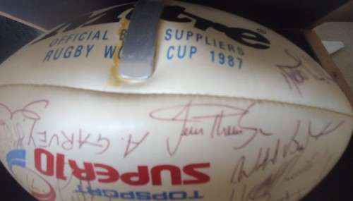 SIGNED RUGBY BALL  1994 NATAL SUPER 10 FINAL TEAM - 25 SIGNATURES- OAK & GLASS CABINET