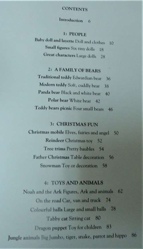 EASY TO MAKE KNITTED TOYS - JOY GAMMON -100 PAGE HARDCOVER WITH DUSTJACKET