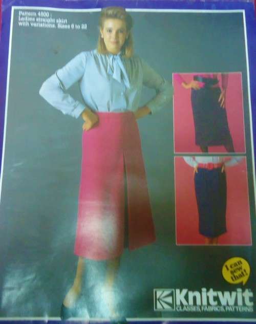 KNITWIT PATTERN 4500 LADIES STRAIGHT SKIRT - SIZES 6 - 22