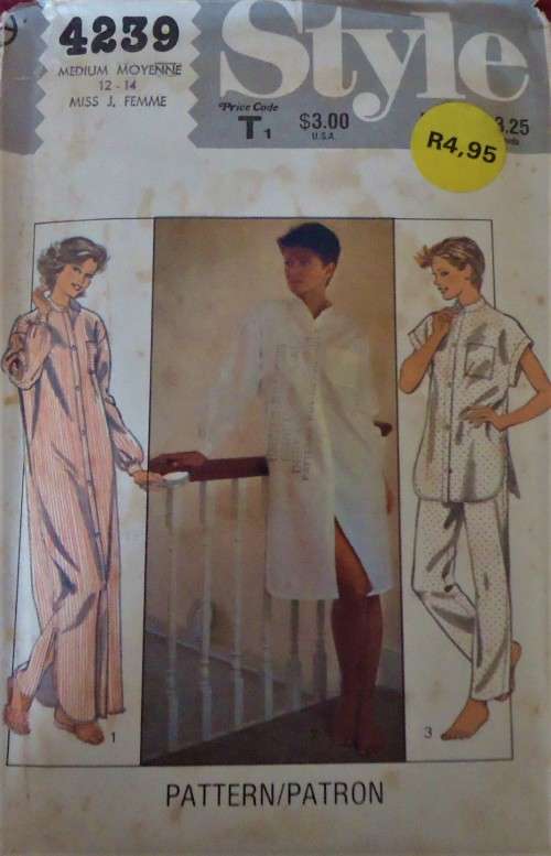 STYLE 4239 FRONT BUTTONING NIGHT SHIRT & PJS  SIZE MEDIUM 12 - 14 COMPLETE-UNCUT-F/FOLDED