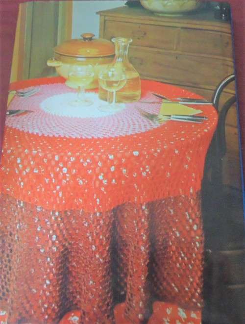 THE COLOUR BOOK OF CROCHET - MARY STALLING - 96 PAGES HARD COVER WITH DUST JACKET