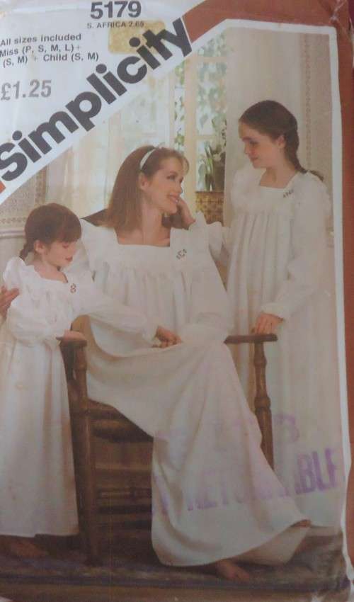 SIMPLICITY 5179 GIRLS&LADIES PULLOVER NIGHTGOWN SIZE 78-107CM COMPLETE & PART CUT