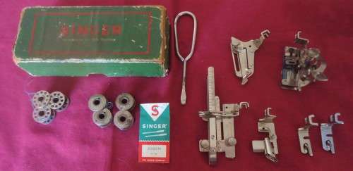 SINGER SEWING ACCESSORIES -7 BOBBIN REELS-SCREWDRIVER-SINGER NEEDLE-6 DIFFERENT FOOT ATTACHMENTS