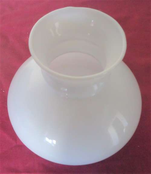 STUNNING WHITE GLASS VICTORIAN LAMP SHADE