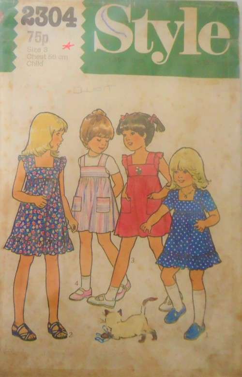 STYLE 2304 CHILD DRESS OR OVERDRESS SIZE 3 YEARS CHEST 56 CM COMPLETE-ZIPLOC BAG