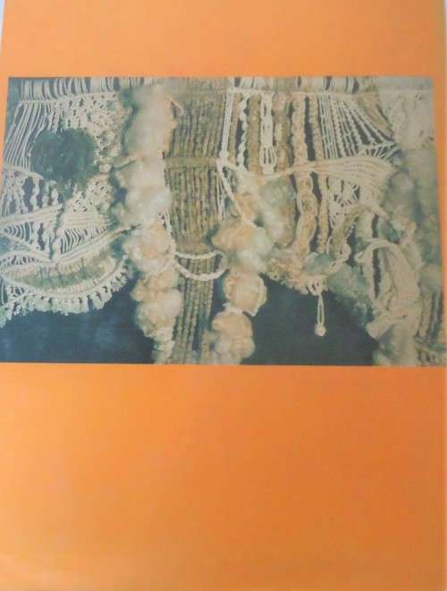 NEW WAYS WITH MACRAME - JOYCE HARGREAVES- 124 PAGES HARDCOVER WITH DUST JACKET