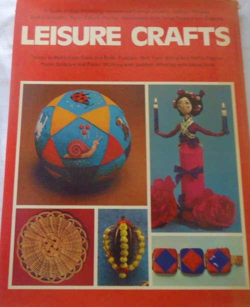 LEISURE CRAFTS -132 PAGE HARD COVER WITH DUST JACKET