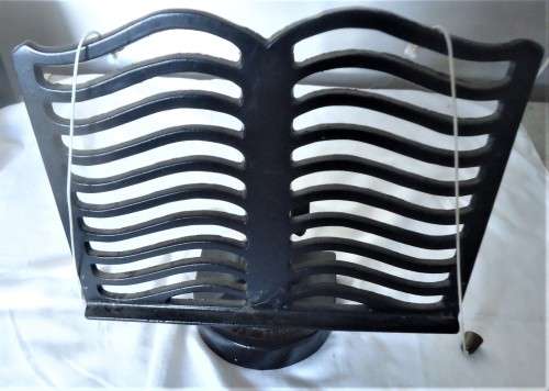 STUNNING CAST IRON RECIPE STAND WITH PAGE HOLDERS MADE BY VICTOR ENGLAND