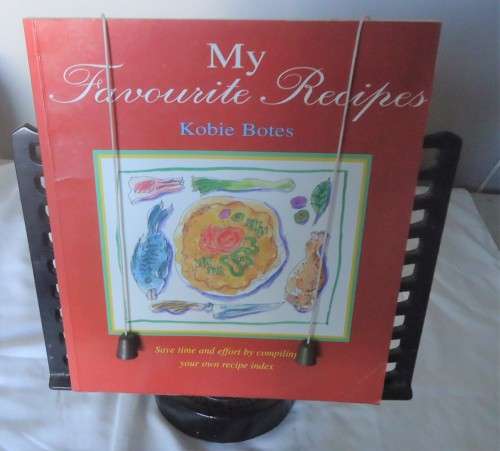 STUNNING CAST IRON RECIPE STAND WITH PAGE HOLDERS MADE BY VICTOR ENGLAND