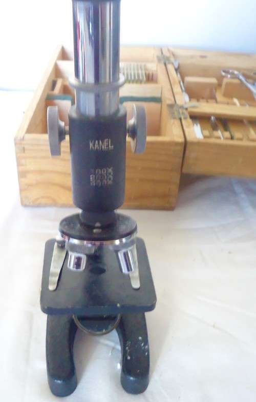 VINTAGE KANEL 300x MINI MICROSCOPE IN WOODEN CASE WITH  ACCESSORIES