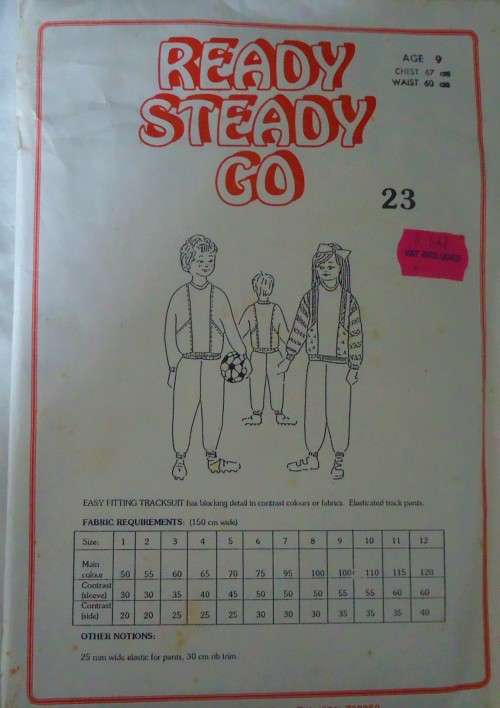 READY-STEADY-GO PATTERN-NUMBER 23  EASY FITTING TRACKSUIT AGE 9 YEARS CHEST 67 CM